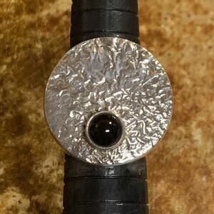 Modernist Hammered Sterling Silver & Black Onyx Round Sze 6 Hallmarked 47 Mexico